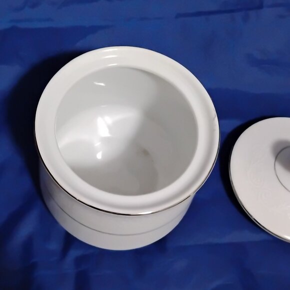 Vintage Discontinued Brentwood Fine China White Lace Sugar Bowl - Picture 3 of 7